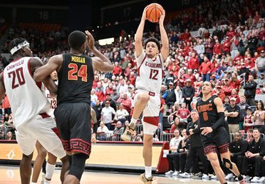 Image for story: Washington State pulls off the 75-72 win against USC with largest crowd of the season